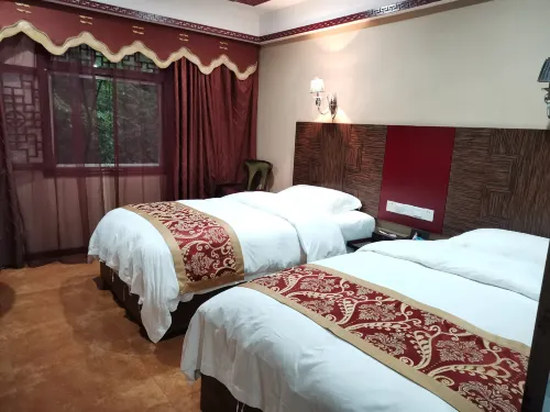 Huanglongguan Cliff Homestay