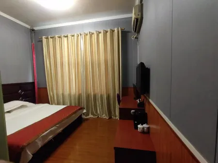 Furongzhen Express Hotel