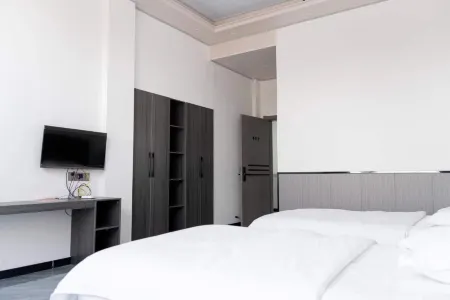 Jiaxian Starlight Hotel