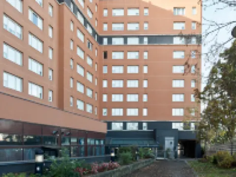 B&B HOME Paris Nord 18ème Hotels in Saint-Denis