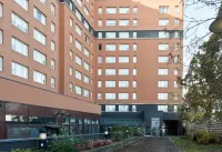 B&B HOTEL Paris Nord 18ème Hôtels à proximité de : Châteauform' Les Docks de Paris