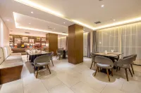 Homeinn Plus Hotel (Jiayuguan Yingbin West Road) - parkir