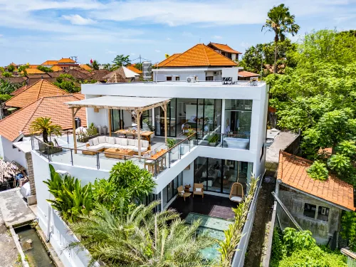 Villa Ozkar – Elegant 3-Bedroom Villa with Pool & Sunset Terrace - สระว่ายน้ำส่วนตัว