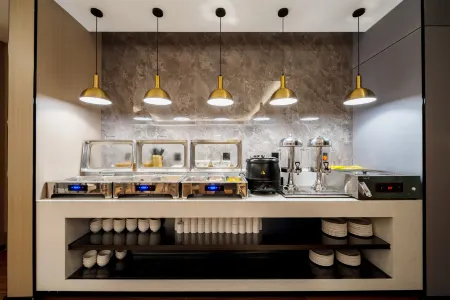 OKDAY Hotel (Yongzhou Lengshuitan Wanda Plaza) Отели в г. Юнчжоу