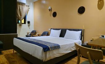 THE CENTURY HOTEL (George Town)