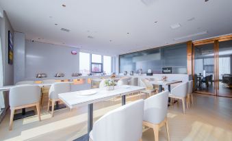ECHARM Hotel (MINFA Plaza, Xiangyang Airlines Road)