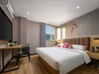 GYA Hotel (Zhuhai Wanzai Port Hengqin International Exhibition Center) Отели рядом с достопримечательностью «Макао-стрит Ван Чай»