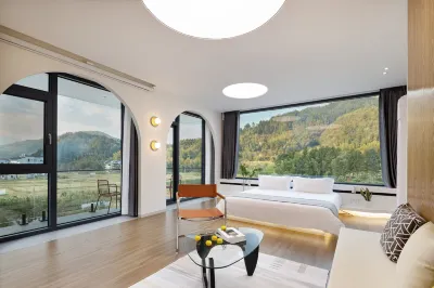 Floral Hotel·Xi like luxury wild hotel (Guling Scenic Area) Hotel dekat Huang Hill