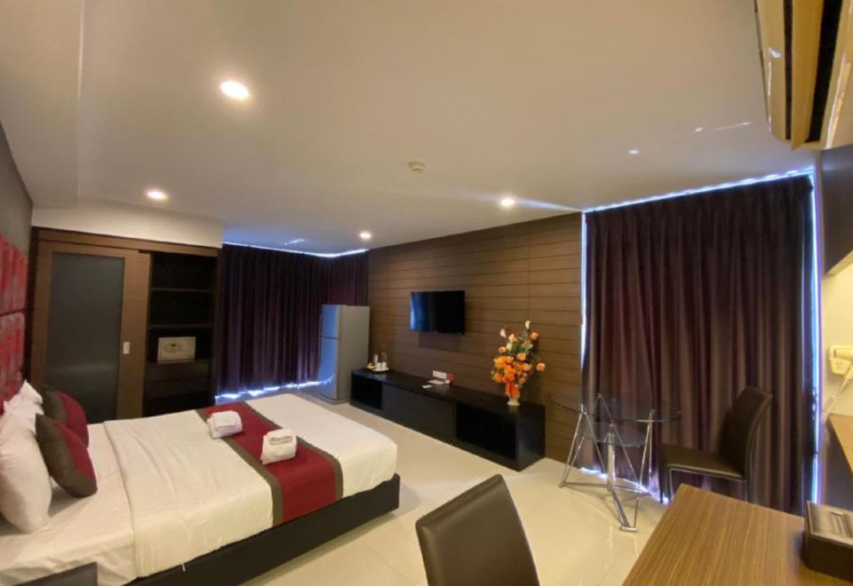 Le VernissageOver view