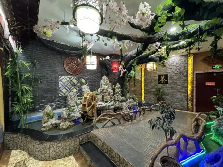 Tongren Longwu Hotel Отели в г. Тунжэнь