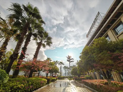 River & Holiday Grand Rezen Hotel Yunyang Hotels in Yunyang