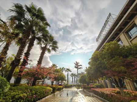 River & Holiday Grand Rezen Hotel Yunyang