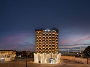 Bolin Hotel (Liuzhou Maanshan Park Yaobu Ancient Town)