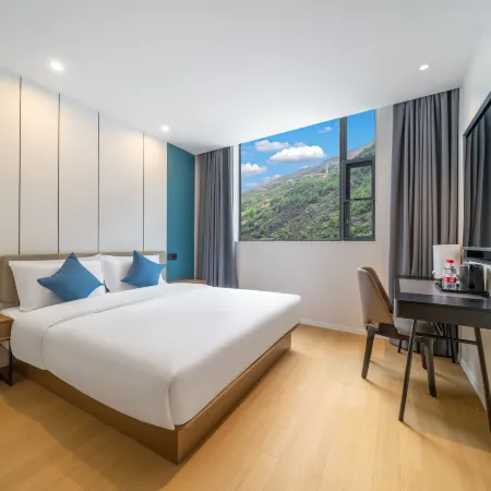 Cloud View Hotel