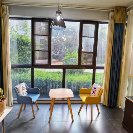 Mile Walk Homestay (Qinglai Park)
