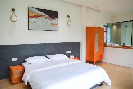 Xiangye and residential B&B (Luodian Xiaojing store) Отели в г. Лодян