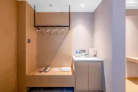 Colorful Yunnan • Petal | Sky View • Cloud Travel Hotel