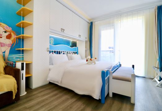 Qihai Designer Room Slide