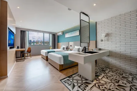 Yugan Xingyue Hotel Отели рядом с достопримечательностью «Lake Biwa Scenic Area»