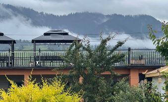 Ranshe·Courtyard Grassland Adventure Vacation Guesthouse (Nalati Grassland Branch)