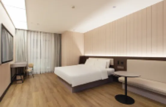 HanTing Hotel (Xinxiang Municipal Government Xinxiang College)