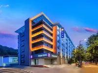 7 Days Premium Hotel (Guiyang Qingshui River Road Jinjiang Road Double Subway Station) Hotel a 