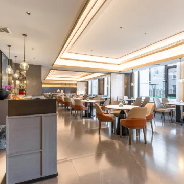Linxi Holz Rarity Hotel