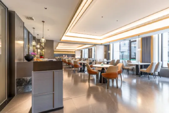 Linxi Holz Rarity Hotel