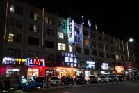 161假日飯店（蘇尼特右旗賽漢鎮店） 萬家福購物廣場附近的飯店