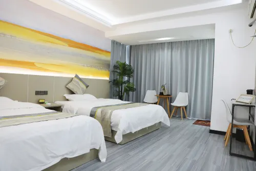 Jiutian Holiday Smart Hotel (Longnan First People's Hospital) - 2-Star