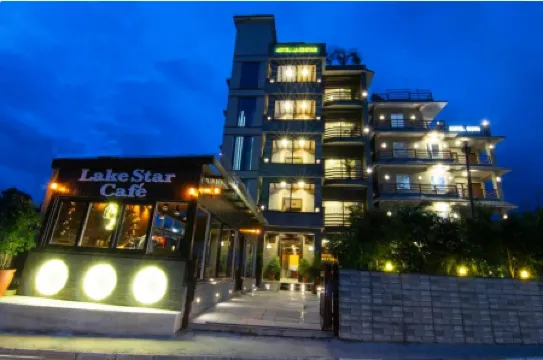 Hotel Lake Star Bistro