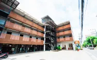 B2 Santitham Boutique and Budget Hotel