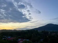 Hillview Cube w/Rooftop Pool