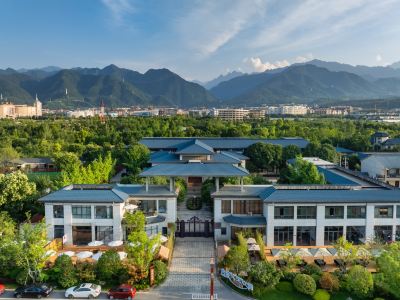 Huatai Hechen Mountain Lodge (Taibai Mountain Tang Town)