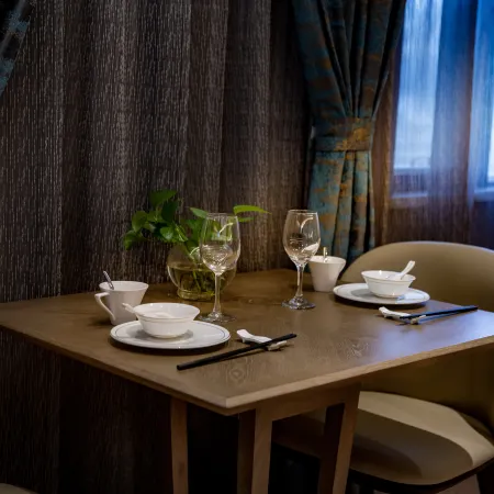 Yining Yujin Hotel