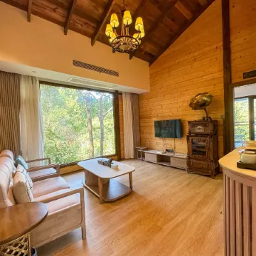 Helv Tourist Resort Homestay Отели в г. Чалин