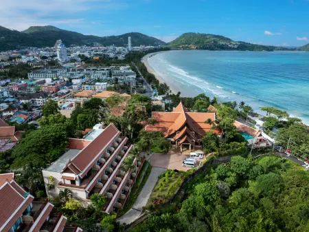Novotel Phuket Resort Отели рядом с достопримечательностью «COCO KAMALA»
