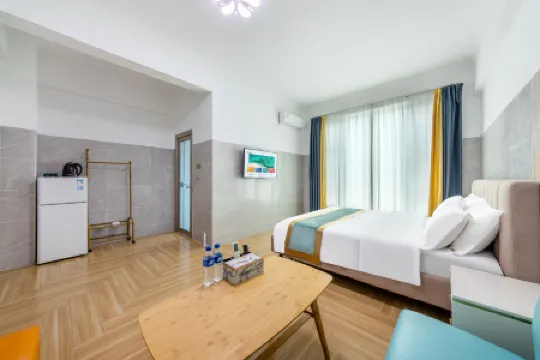 Davis Hotel (Shenwan)