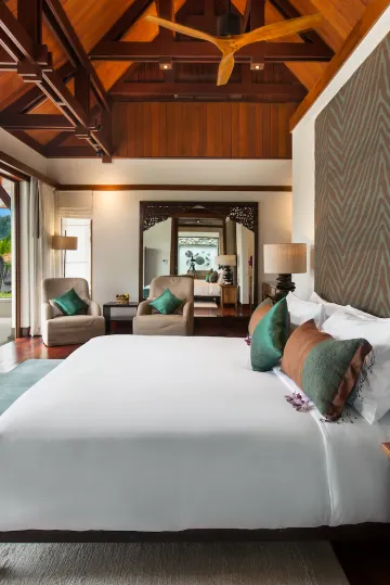 ห้องนอน 6 ห้อง