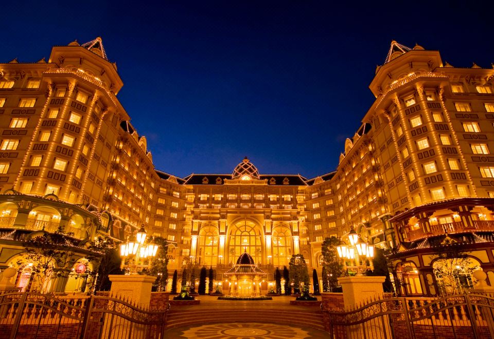 도쿄 디즈니랜드 호텔 외관