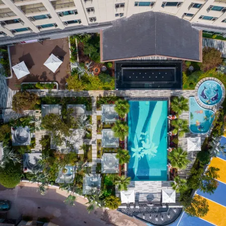 Chuxiong Purple Moon Bay Hot Spring Garden Hotel