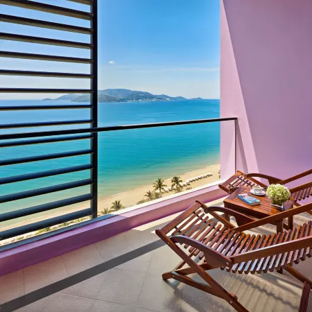 Novotel Nha Trang Отели рядом с достопримечательностью «Пляж Хон-Чонг»