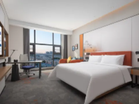 Hampton by Hilton Jinan Railway Station（Colorful Wuzhou Commercial Plaza ) Hotels near Jinan Zoo