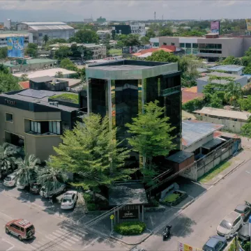 The Henry Hotel Roost Bacolod