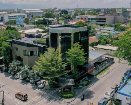 The Henry Hotel Roost Bacolod Hotels in Bacolod