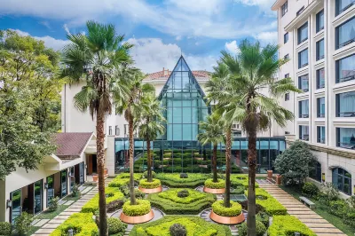 Peninsula Hotel Hotels near Mati Temple