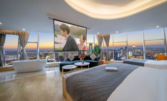 Meisu Tianqing High Altitude View Hotel (Chongqing Jiefangbei Hongya Cave)