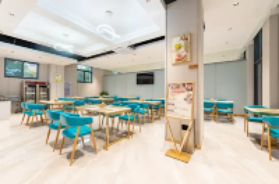 Run Hotel (Yancheng Baolong Square Jinying Julonghu)