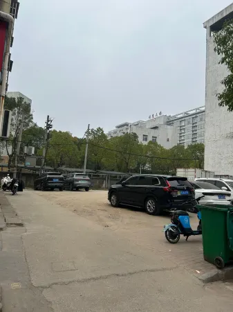 guangchang  anxin  hotel Отели рядом с достопримечательностью «Lianhua Square»