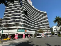 GALA INN Hotellit kohteessa Baihe District